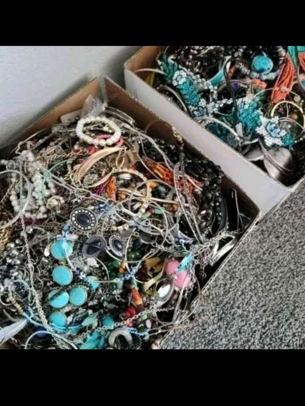 15 Mixed Women's Fashion Jewelry Lot in Turquoise and Multicolor